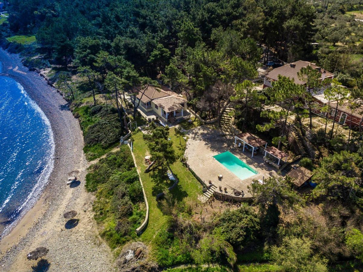 Azzuro Beach House - On The Beach & Private Pool, By Zantewize Vasilikos  Exterior photo