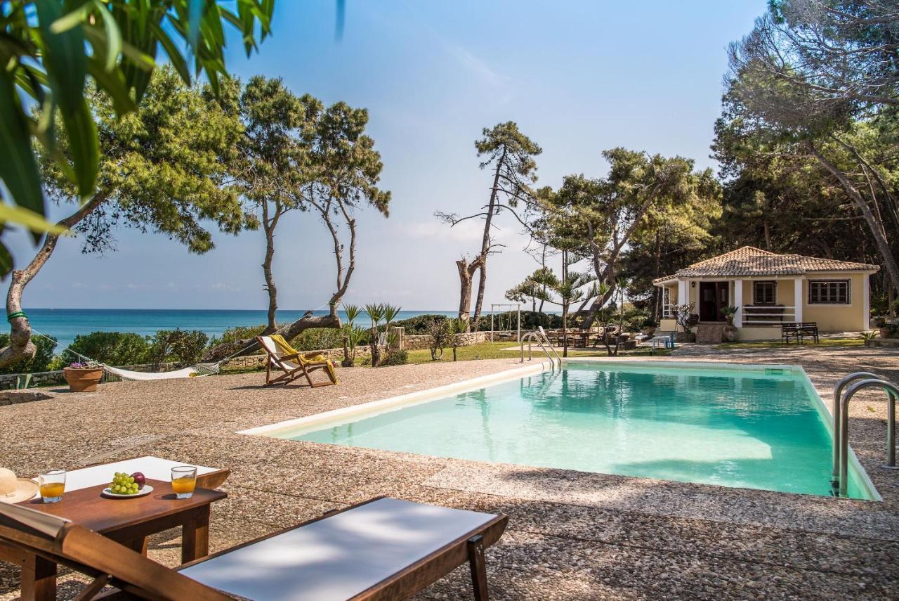 Azzuro Beach House - On The Beach & Private Pool, By Zantewize Vasilikos  Exterior photo
